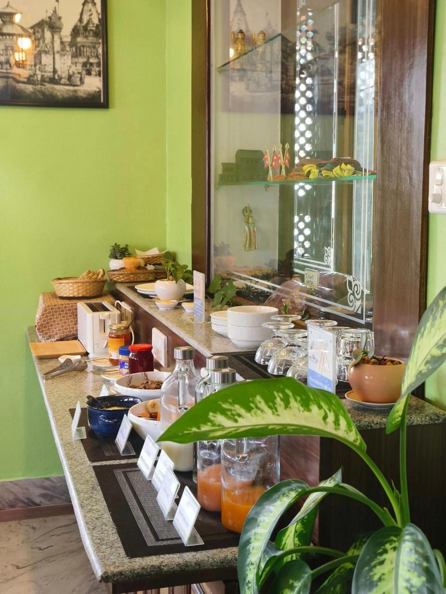 Chef House Resort Kathmandu Exteriör bild