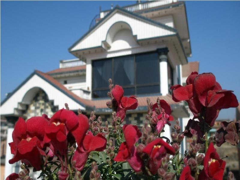 Chef House Resort Kathmandu Exteriör bild